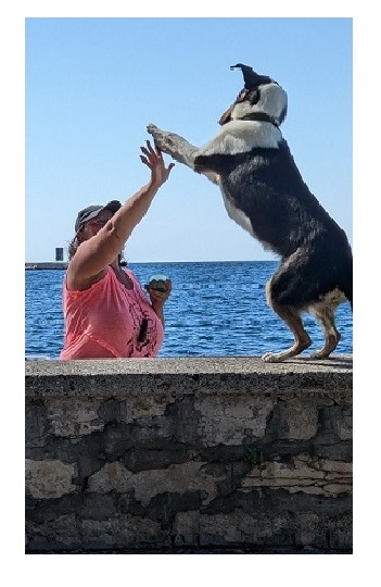 Sabine mit Collie Gypsy am Meer
